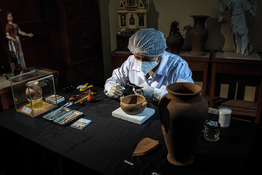 Proceso de restauración de cerámica